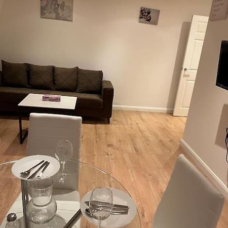 009- Studio Apartment In Ealing F5 Esterno foto